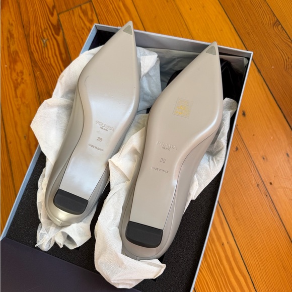 Prada Cream Pointed-Toe Floral Embellished Flats - Picture 6 of 9